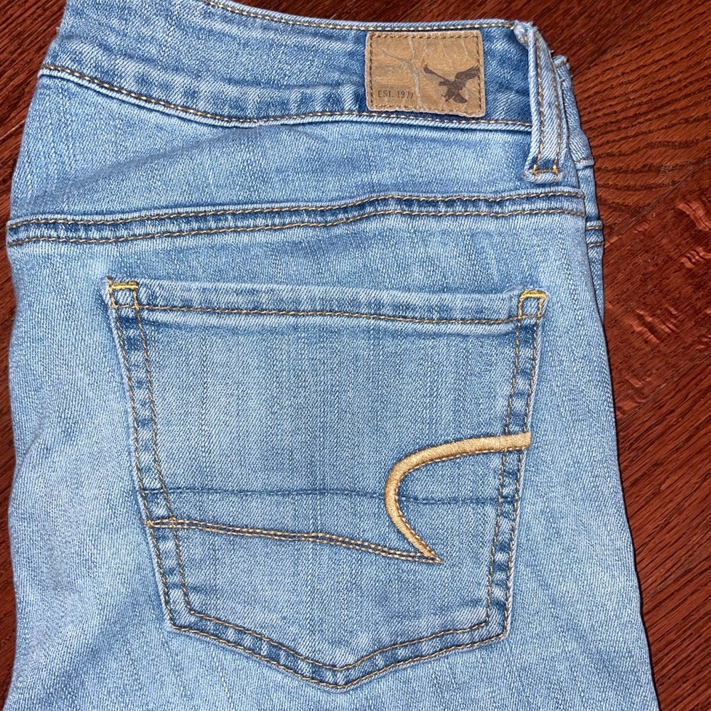 American eagle light wash skinny Jeans